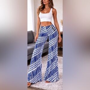 Michael Kors Blue & White Print Flare Pants Size 12 EUC Gold Zip Detail